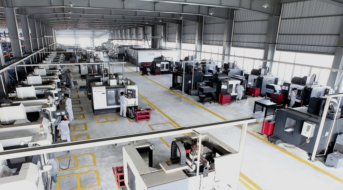 принадлежащ CNC обработващ център